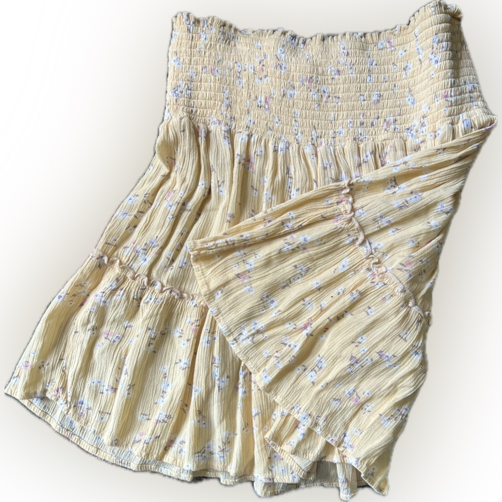 NWOT Floral Yellow Tiered, Smocked, Mini Skirt. High Waist. Size L. - Picture 3 of 7